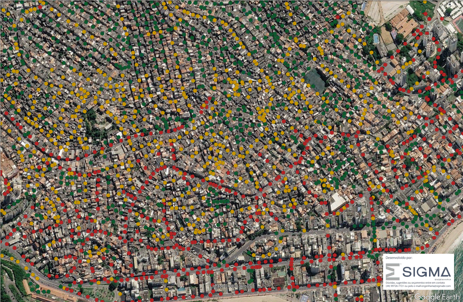 Poste selecionado no Google Earth mostrando os detalhes: número do poste, situação e coordenadas